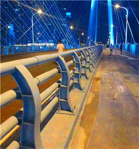 防撞護(hù)欄
